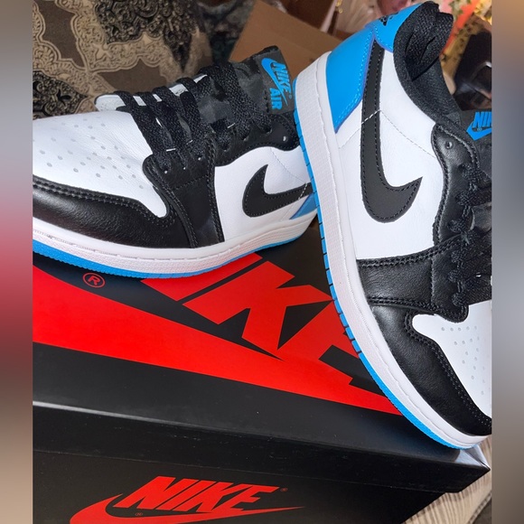 Air Jordan 1 OG - Picture 2 of 2